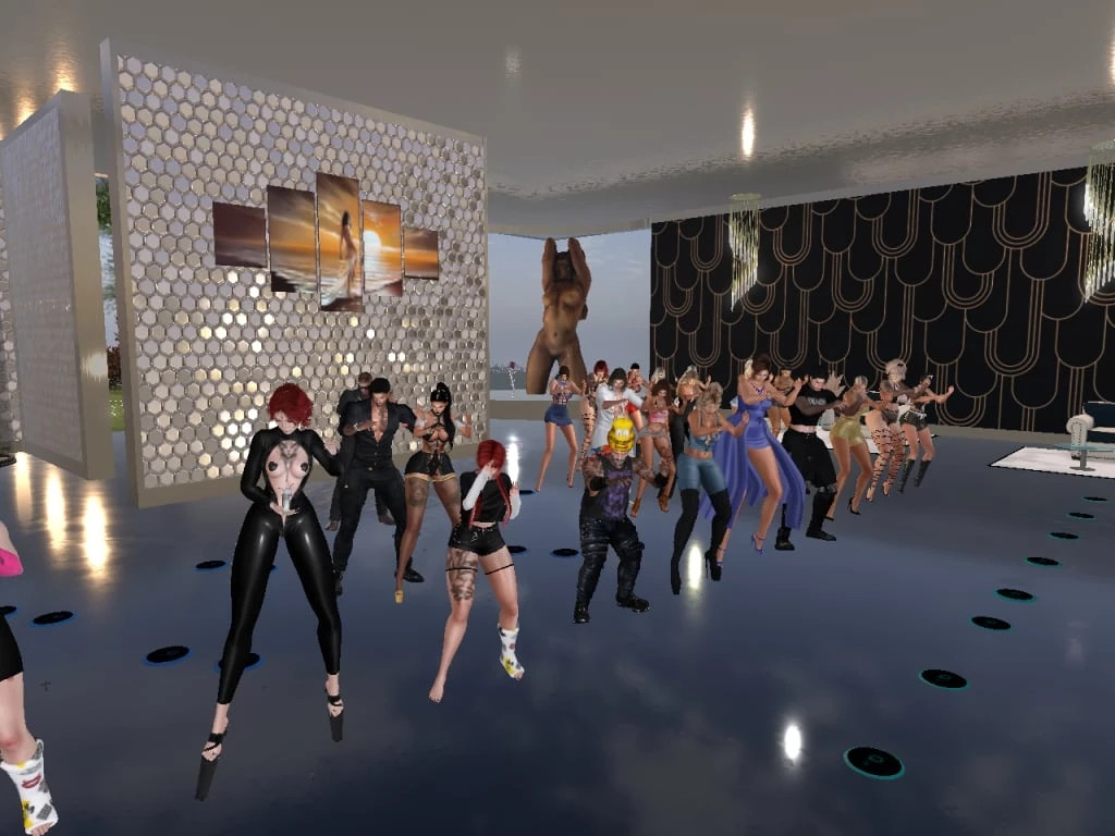 12 MAGGIO 2026 - Club "LA DOLCE MOVIDA" con DJ ELISA